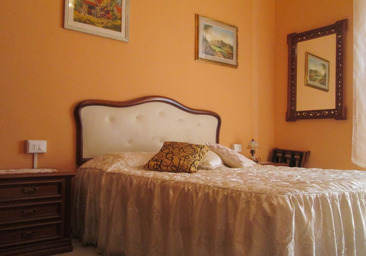 B&B Regina Margherita Пьомбино Стая снимка