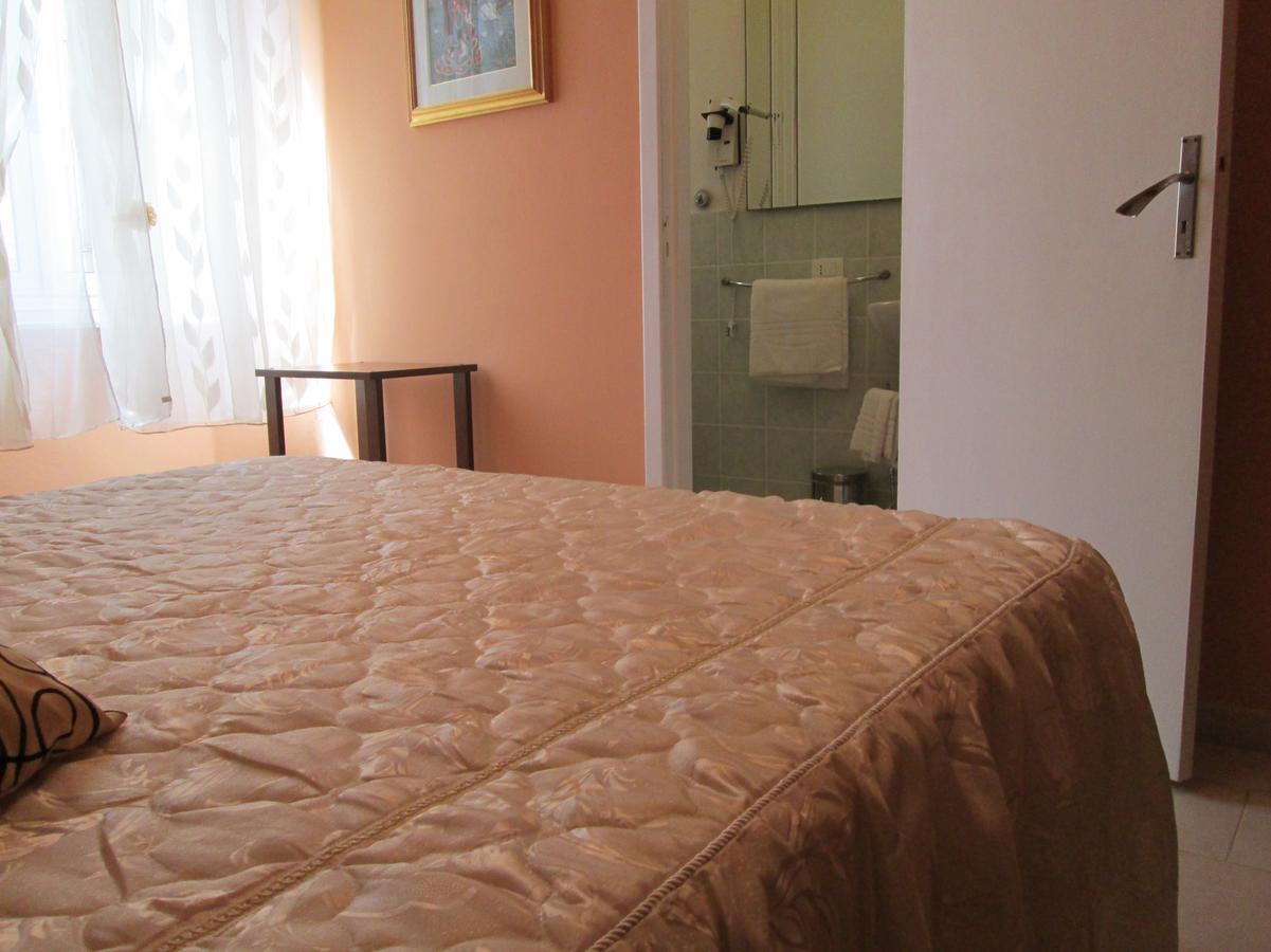 B&B Regina Margherita Пьомбино Стая снимка
