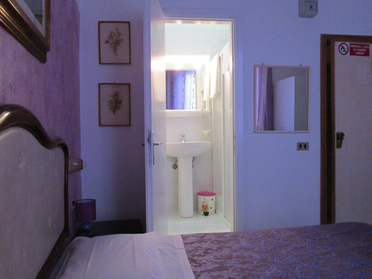 B&B Regina Margherita Пьомбино Стая снимка